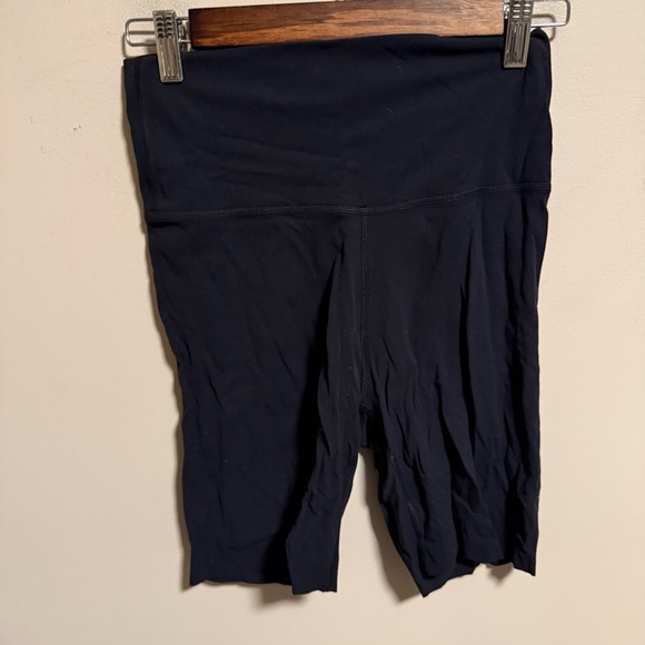 Nike Yoga Luxe Women's High-Waisted Shorts Biker Spandex Black- Size Medium - Picture 5 of 10